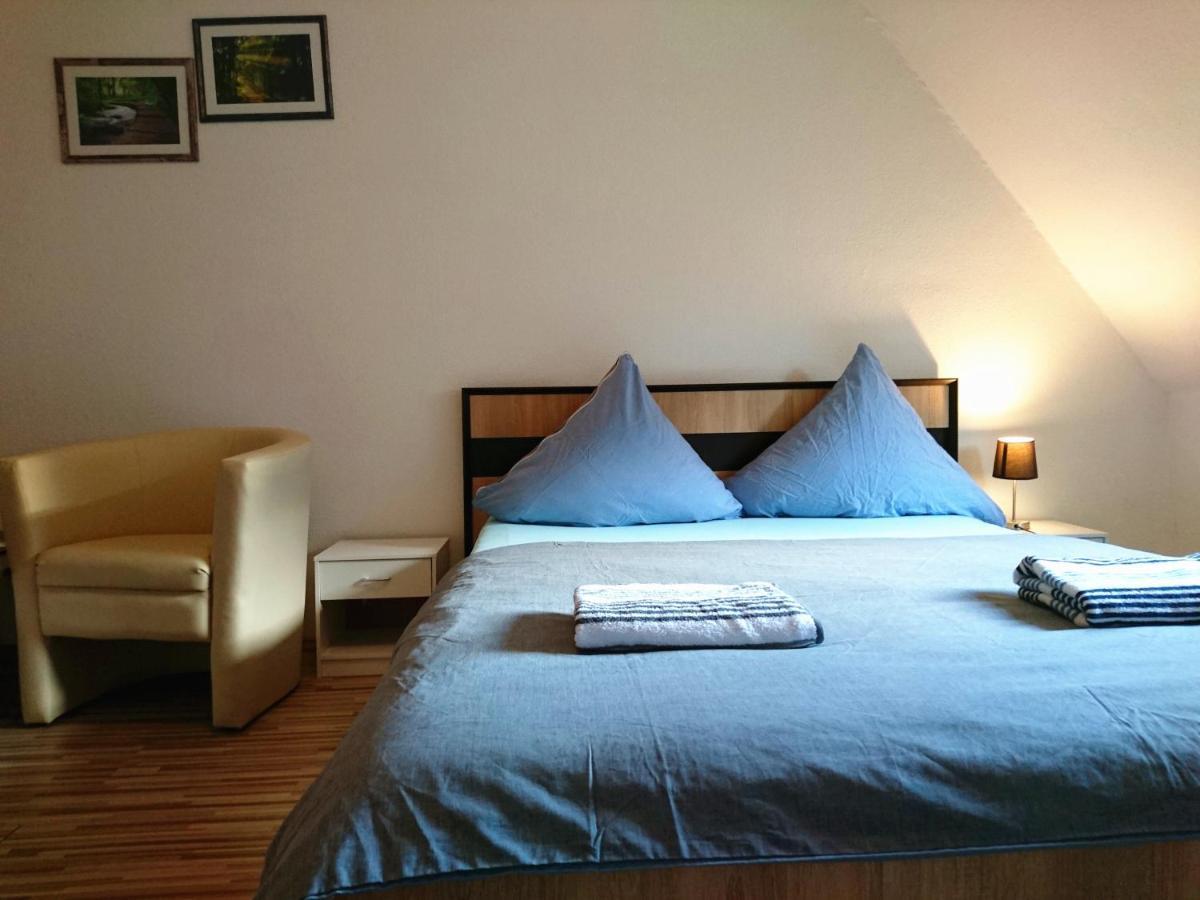 Nest City - Not a Hotel, private room MIT GEMEINSCHAFTSDUSCHE und -WC, KEIN PARKPLATZ, KEIN FRÜHSTÜCK, KEINE KÜCHE, Tücher gegen Gebühr, Check-In ab 16 Uhr bis 23 Uhr Constanza Exterior foto